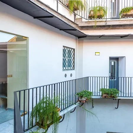 Dimora Doria D'angri Bed & Breakfast Naples