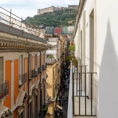 Dimora Doria D'angri Bed & Breakfast Naples